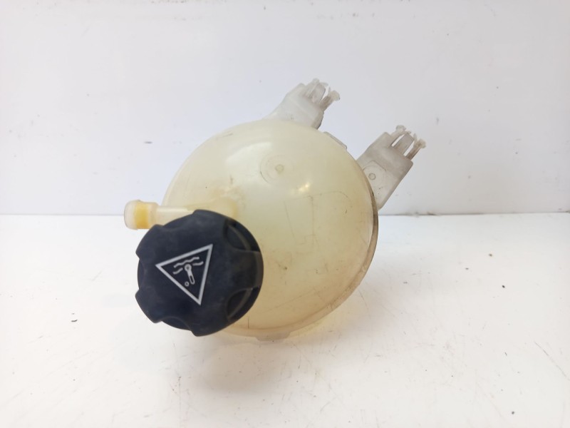 Recambio de deposito expansion para peugeot 208 referencia OEM IAM 9800777280  