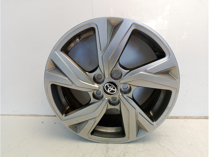 Recambio de llanta para toyota yaris referencia OEM IAM 4261142790  