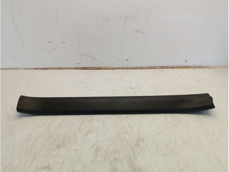 Recambio de moldura para toyota yaris (_p21_, _pa1_, _ph1_) 1.5 hybrid (mxph10) referencia OEM IAM 67914K0020  