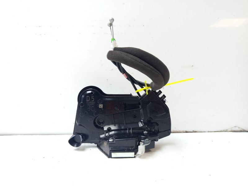 Recambio de cerradura puerta delantera derecha para toyota corolla (e21) referencia OEM IAM 6903062010  