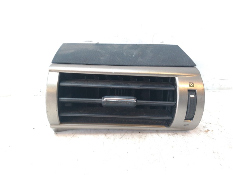 Recambio de rejilla aireadora para lexus is 300h referencia OEM IAM 5566053130C0  