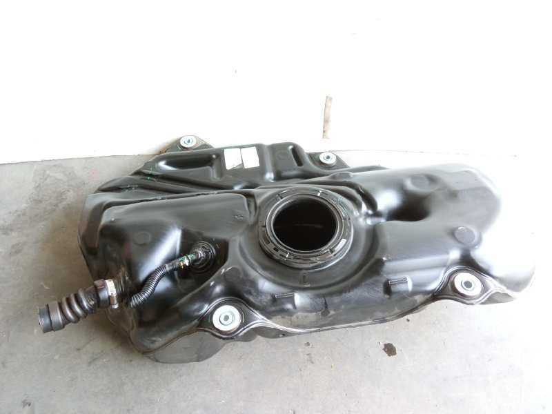 Recambio de deposito combustible para toyota c-hr referencia OEM IAM 77100F4100  