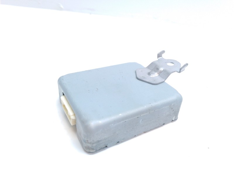 Recambio de modulo electronico para toyota yaris 1.5 16v cat referencia OEM IAM 8657252180  