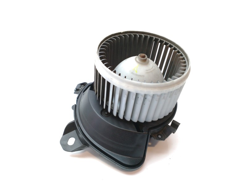 Recambio de motor calefaccion para ford fiesta berl./courier 1.3 cat referencia OEM IAM 77364951  