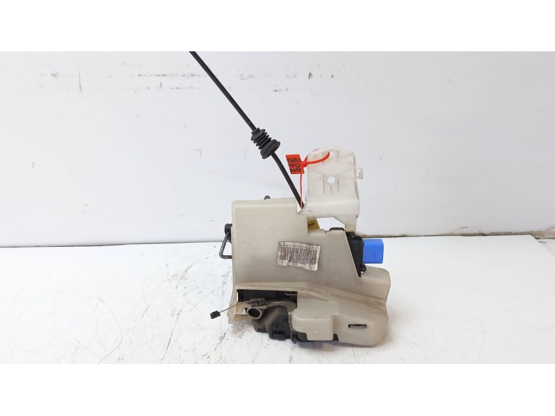 Recambio de cerradura puerta delantera derecha para volkswagen polo (9n3) 1.4 16v referencia OEM IAM 3B1837016CC  