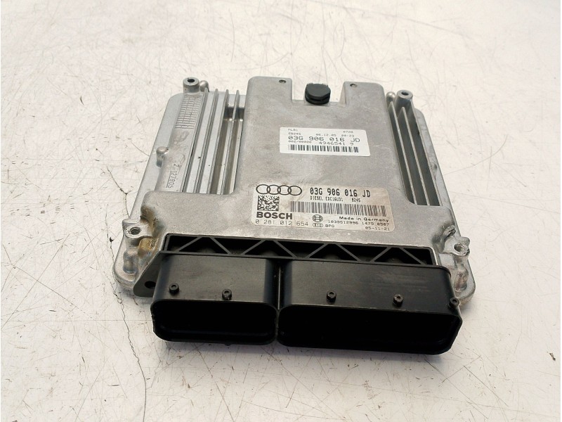 Recambio de centralita motor uce para audi a4 b7 (8ec) 2.0 tfsi referencia OEM IAM 3G906016JD  