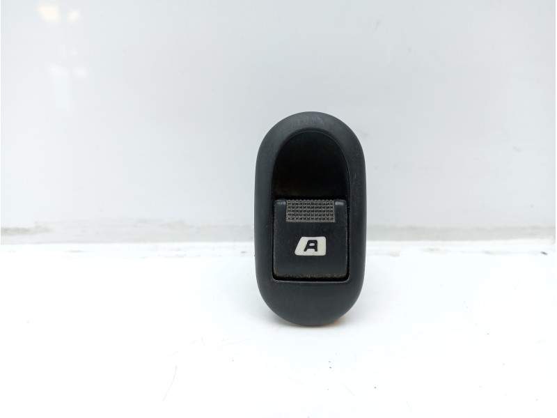 Recambio de mando elevalunas delantero izquierdo para peugeot 1007 1.6 16v cat referencia OEM IAM 96401469XT 27668 