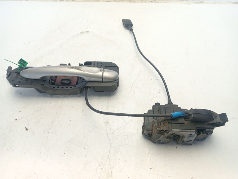 Recambio de cerradura puerta delantera derecha para renault megane iii berlina 5 p dynamique referencia OEM IAM 805020001R  