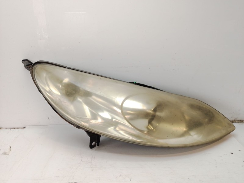 Recambio de faro derecho para peugeot 407 (6d_) 1.6 hdi 110 (6d9hzc, 6d9hyc) referencia OEM IAM 620690  