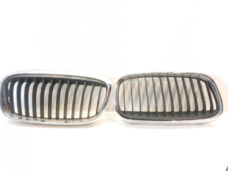 Recambio de rejilla paragolpes delantero para bmw serie 1 berlina (e81/e87) 123d referencia OEM IAM 51137379610 51137379610 5113