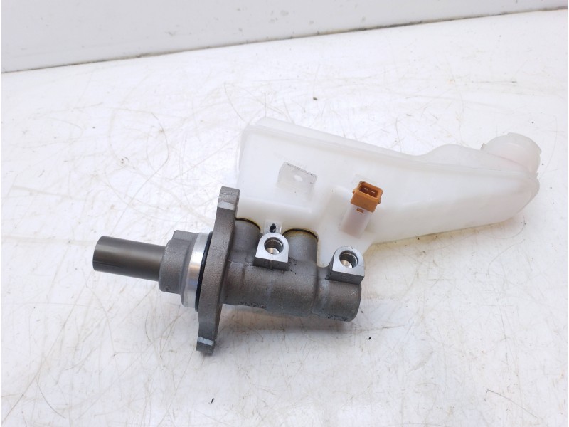 Recambio de bomba freno para kia ceed business referencia OEM IAM 58510J7000  