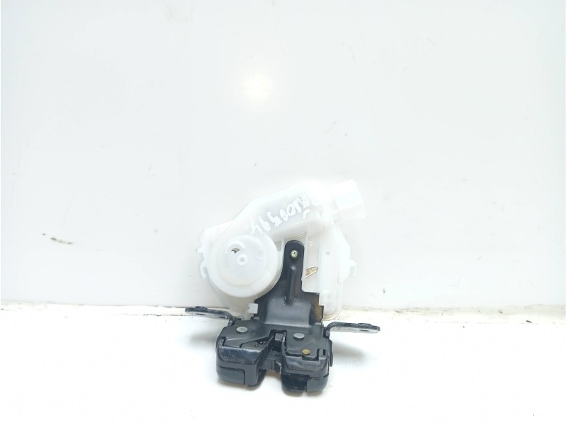 Recambio de cerradura maletero / porton para toyota yaris referencia OEM IAM 6935002090  