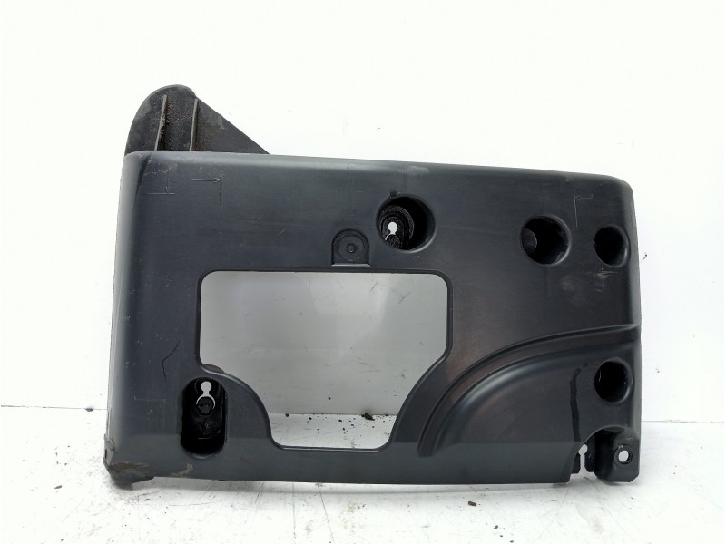 Recambio de moldura para renault master kasten referencia OEM IAM 852220001R  