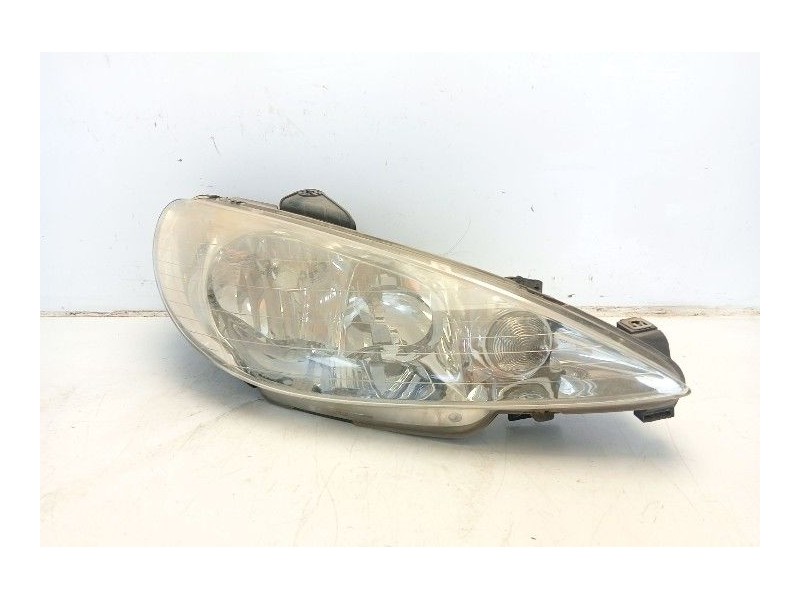 Recambio de faro derecho para peugeot 206 berlina e-music referencia OEM IAM 6206A0  