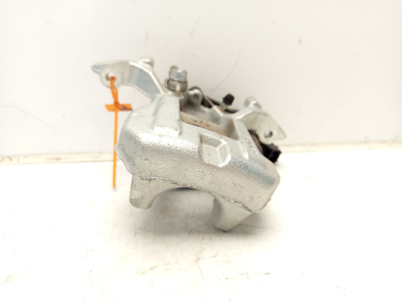 Recambio de pinza freno trasera derecha para toyota corolla (e21) referencia OEM IAM 4783042090 4631033010 