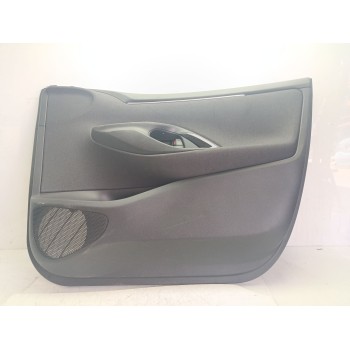 GUARNECIDO PUERTA DELANTERA DERECHA 676100DU70C4 
