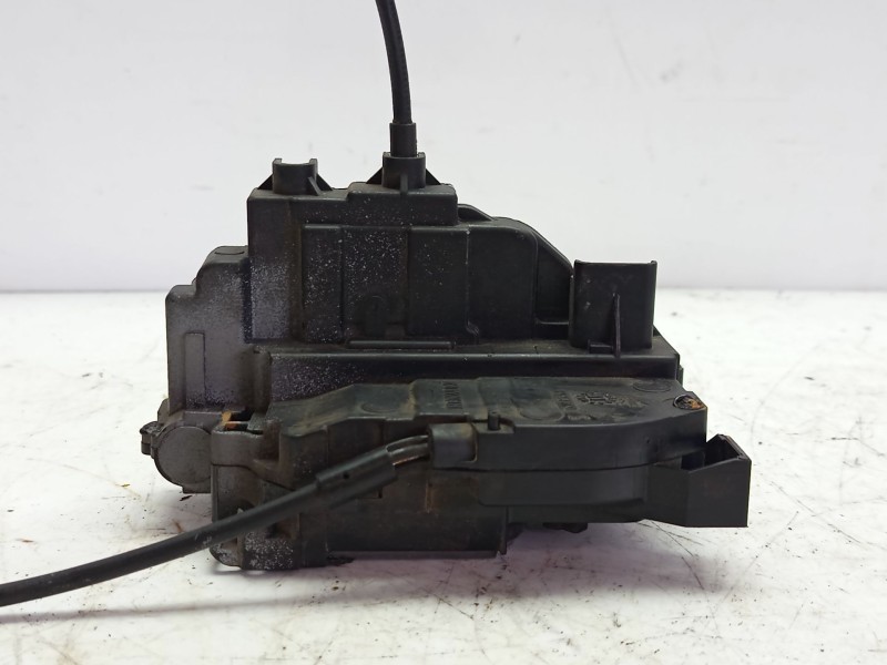 Recambio de cerradura puerta delantera derecha para renault megane ii berlina 3p referencia OEM IAM 8200027779  