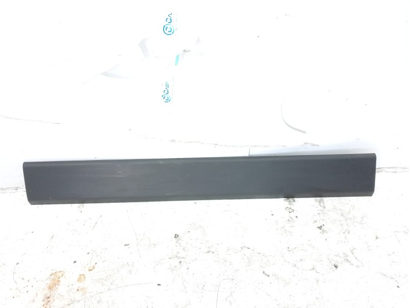 Recambio de moldura para renault master kasten referencia OEM IAM 828210160R  