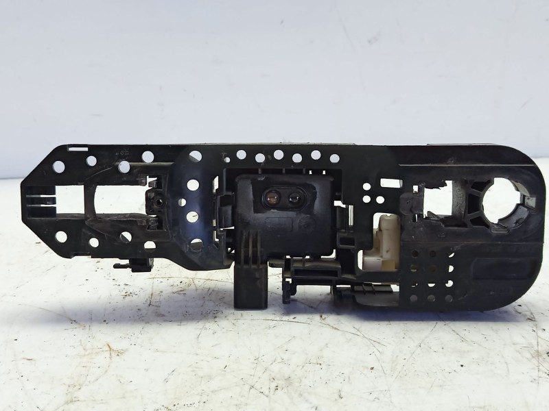 Recambio de maneta exterior delantera izquierda para renault megane ii berlina 3p referencia OEM IAM 8200028463  