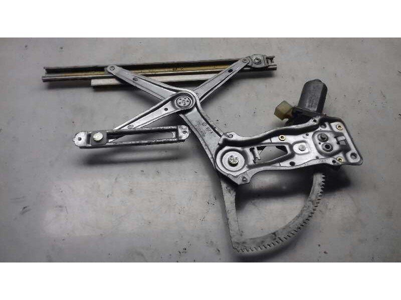 Recambio de elevalunas delantero derecho para mercedes-benz clase c (w202) berlina referencia OEM IAM 0130821709  