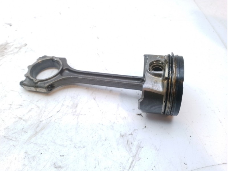Recambio de piston para kia niro referencia OEM IAM 2304103HA0 2351003HA0 