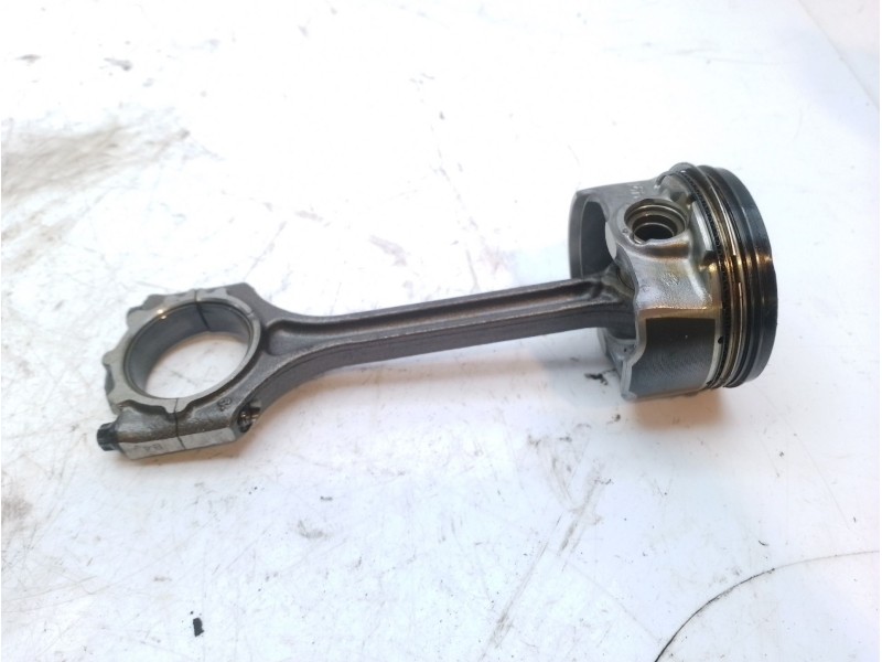 Recambio de piston para kia niro referencia OEM IAM 2304103HA0 2351003HA0 