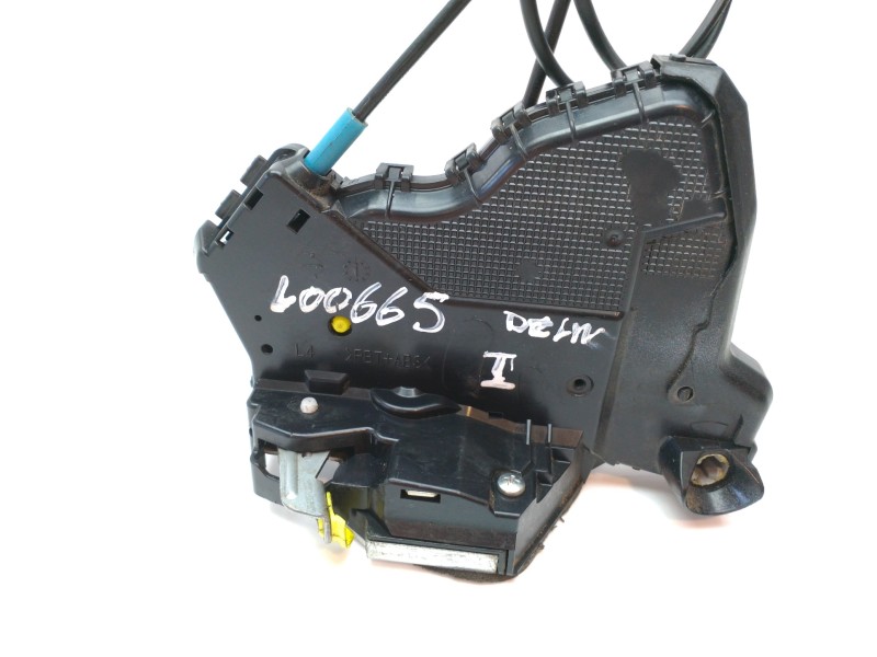 Recambio de cerradura puerta delantera izquierda para lexus ct 200h referencia OEM IAM 6904042241  