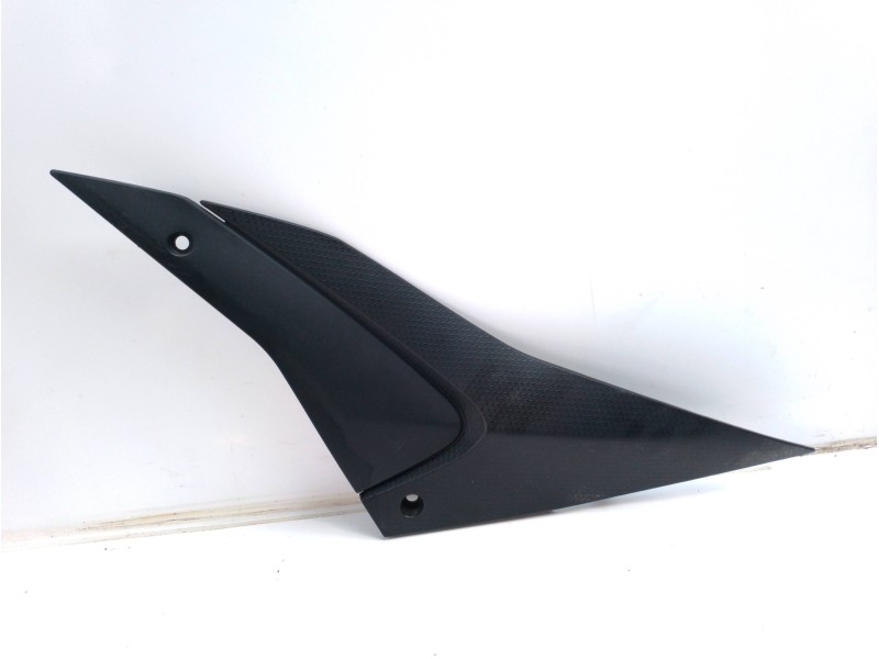Recambio de moldura para aprilia tuono v4 r referencia OEM IAM 2B006973  
