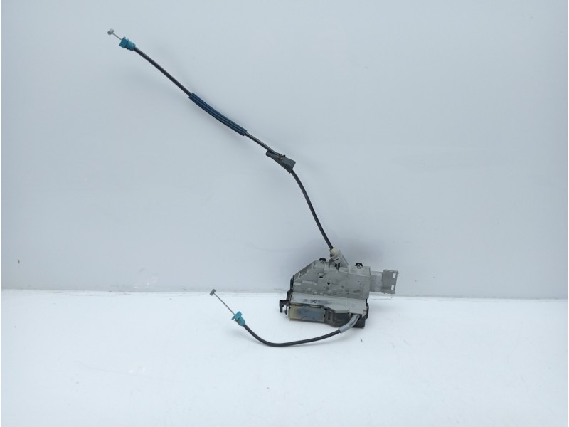 Recambio de cerradura puerta trasera derecha para citroën c4 berlina collection referencia OEM IAM 9681337080 9656638280 