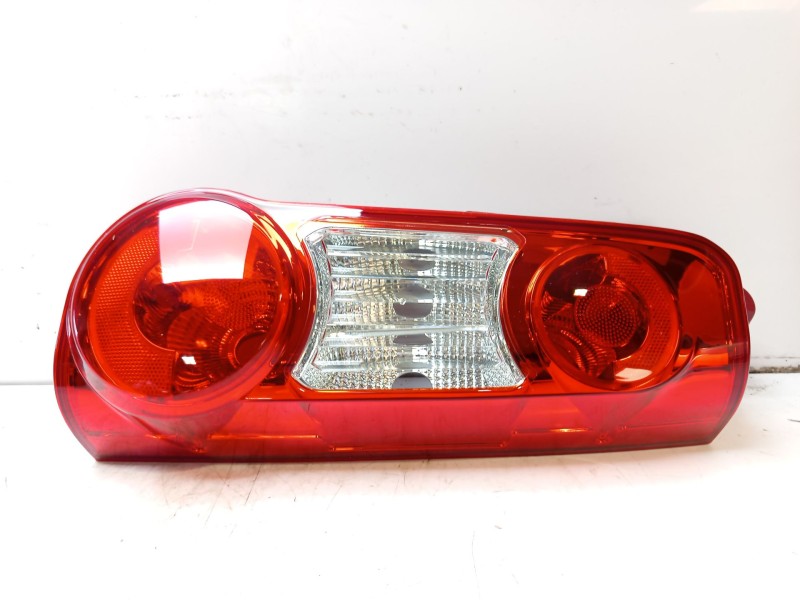 Recambio de piloto trasero derecho para peugeot partner kombi confort referencia OEM IAM 5521934RUE  