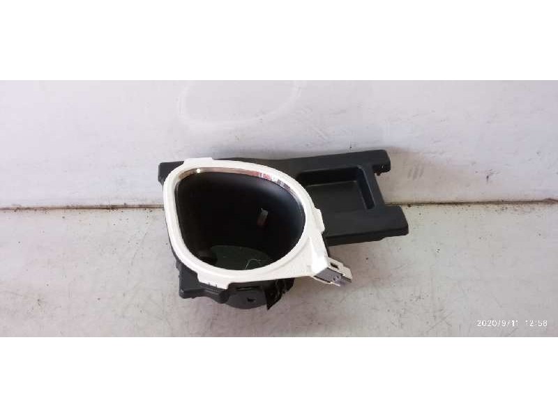 Recambio de moldura para toyota c-hr referencia OEM IAM 55618F4010  