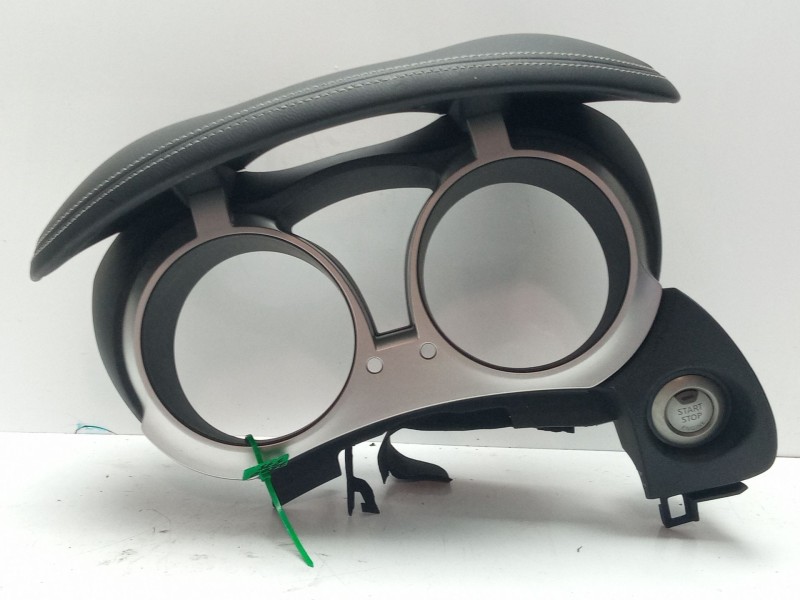 Recambio de moldura para nissan juke (f15) 1.6 referencia OEM IAM 682401KZ1A  