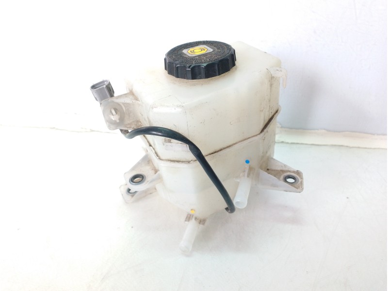 Recambio de deposito servo para toyota rav 4 referencia OEM IAM 4722078010  