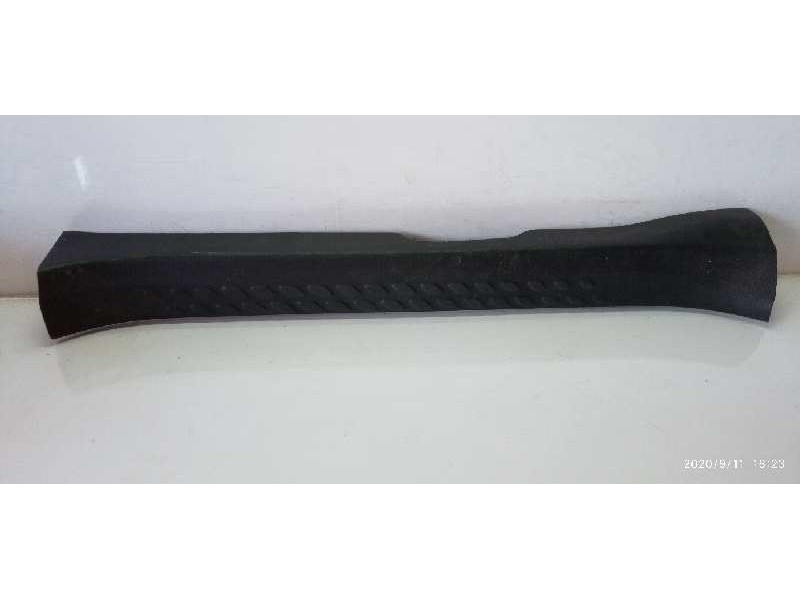 Recambio de moldura para toyota c-hr referencia OEM IAM 67914F4010  