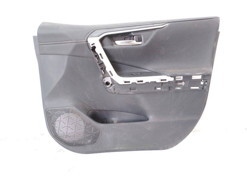 Recambio de guarnecido puerta delantera derecha para toyota rav 4 executive hybrid referencia OEM IAM 6761042D00C5  