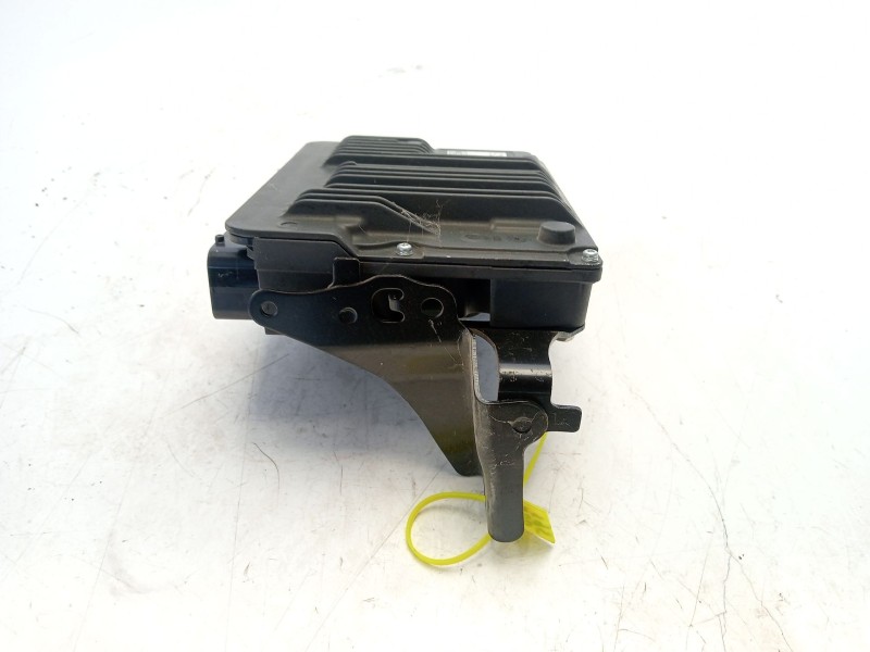 Recambio de centralita motor uce para toyota yaris active referencia OEM IAM 89661K0682  