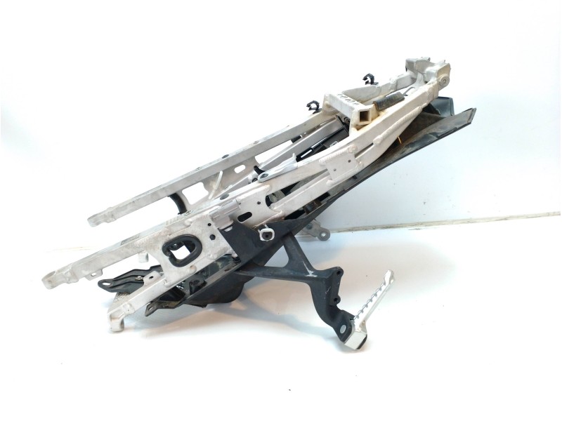 Recambio de subchasis para aprilia tuono v4 r referencia OEM IAM 2B007177  