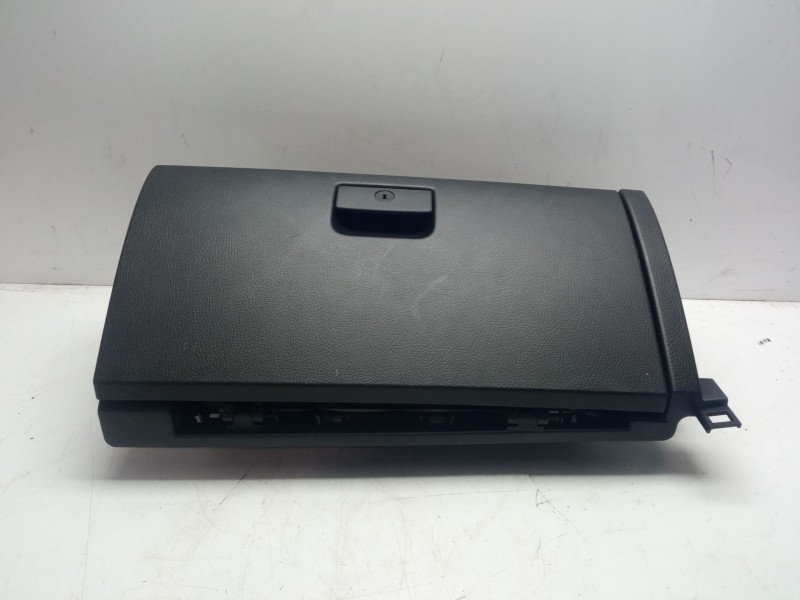 Recambio de guantera para kia sorento referencia OEM IAM 847602P200VA  