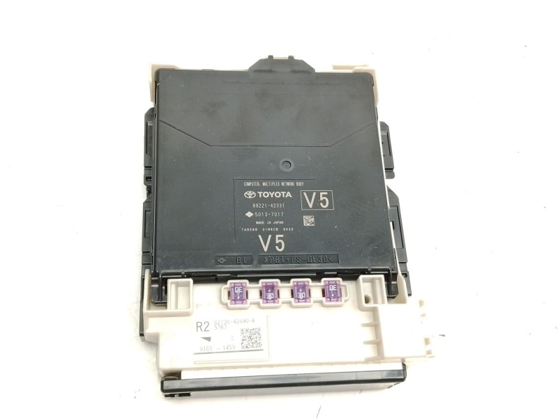 Recambio de caja reles / fusibles para toyota rav 4 referencia OEM IAM 8273042890 8922142331 