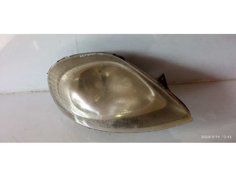 Recambio de faro derecho para renault trafic combi (ab 4.01) 1.9 diesel referencia OEM IAM 088128  