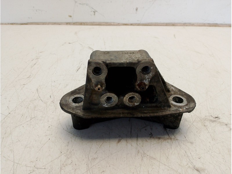 Recambio de soporte motor para peugeot 407 sw sport referencia OEM IAM 1807V4  