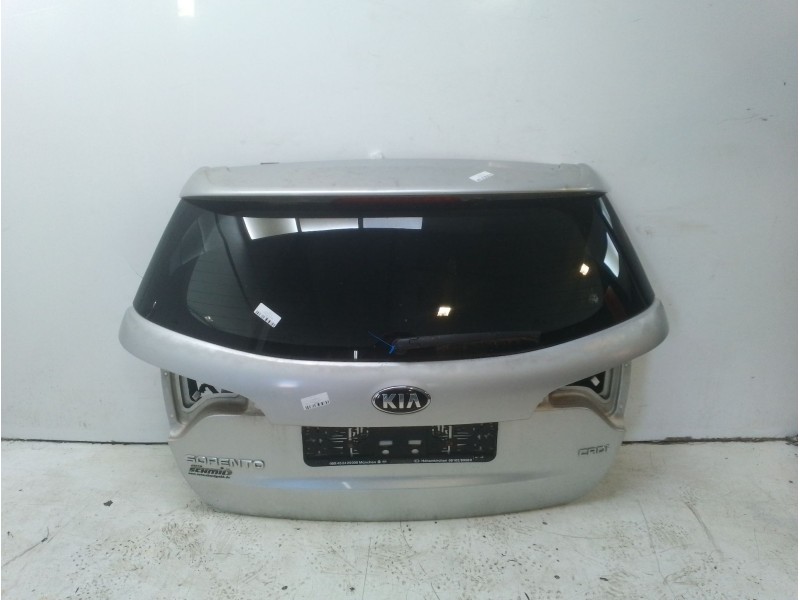 Recambio de porton trasero para kia sorento referencia OEM IAM 737002P520  