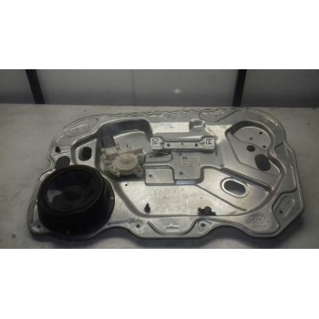 ELEVALUNAS DELANTERO DERECHO 4M51A045H16 