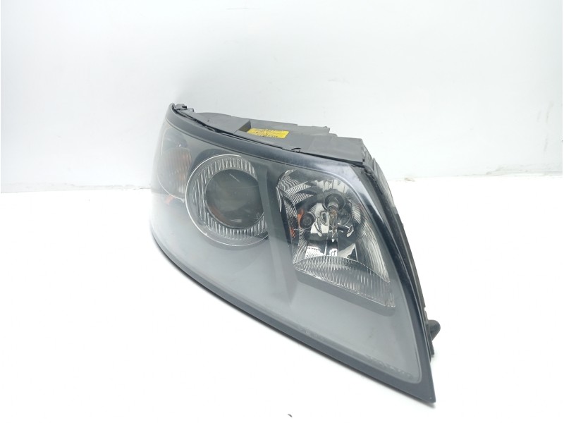 Recambio de faro derecho para volvo v50 familiar 2.4 20v diesel referencia OEM IAM 30698886RH 0301198204 
