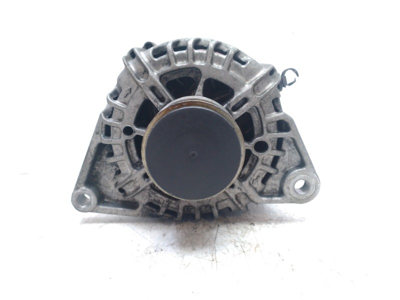 Recambio de alternador para hyundai i30 classic referencia OEM IAM 373002A600  
