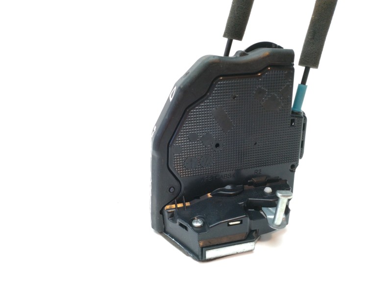 Recambio de cerradura puerta trasera derecha para lexus ct 200h referencia OEM IAM 6905033131  