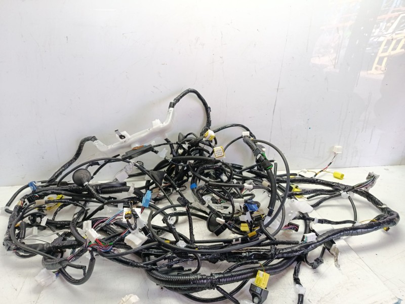 Recambio de cable para toyota yaris (_p21_, _pa1_, _ph1_) 1.5 hybrid (mxph10) referencia OEM IAM 821610US80  
