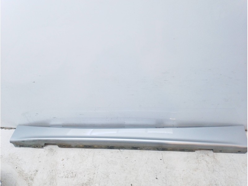 Recambio de faldon lateral para bmw serie 1 berlina (e81/e87) 118d referencia OEM IAM 51777148679  