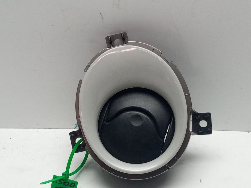 Recambio de rejilla aireadora para nissan juke (f15) 1.6 referencia OEM IAM 687601KE0A  