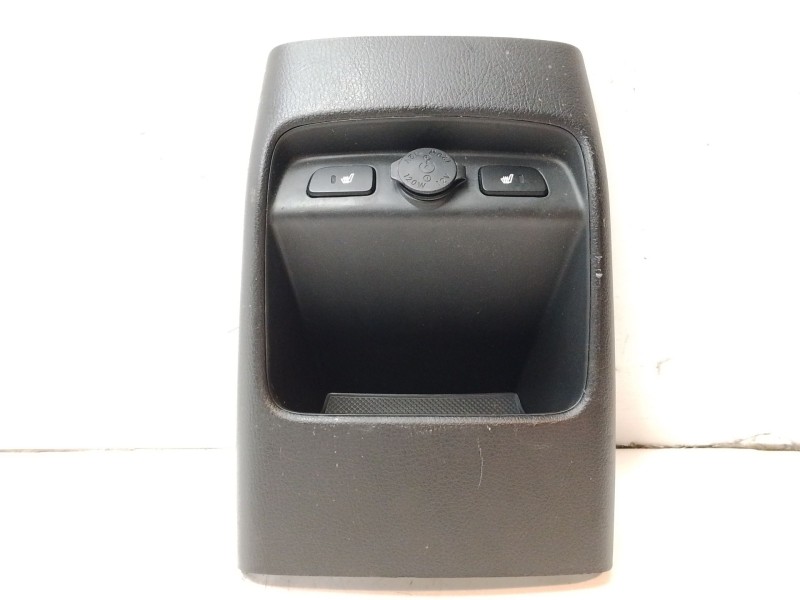 Recambio de molduras delanteras para kia sorento referencia OEM IAM 846402P105VA 846422P105 